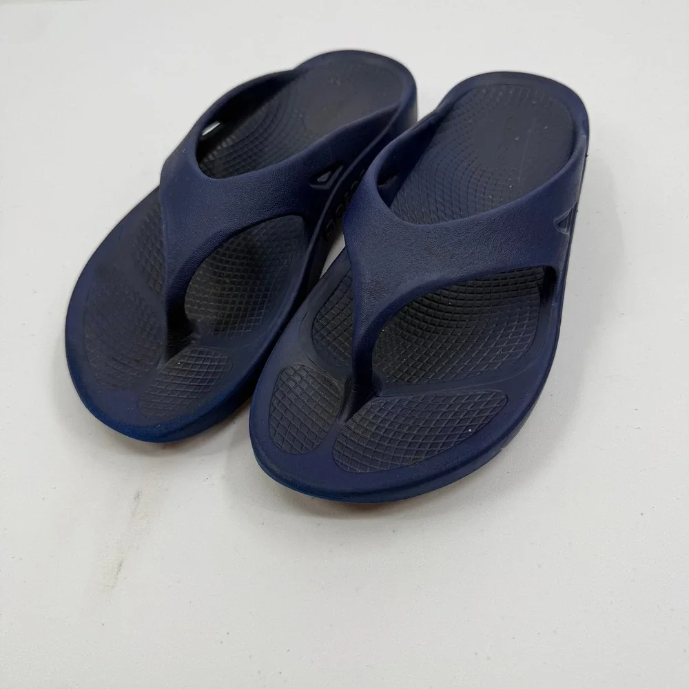 OOFOS Original Sandal Women Size 7 Mens 5 Navy Blue Recovery Thong Flip Flop